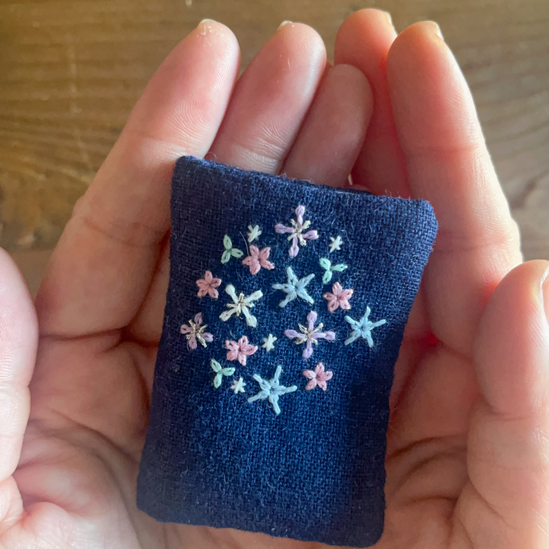 刺繍で作るニードルブック