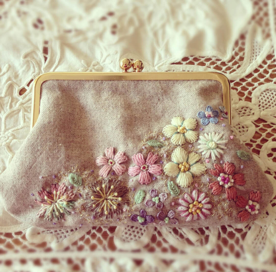 刺繍のがま口